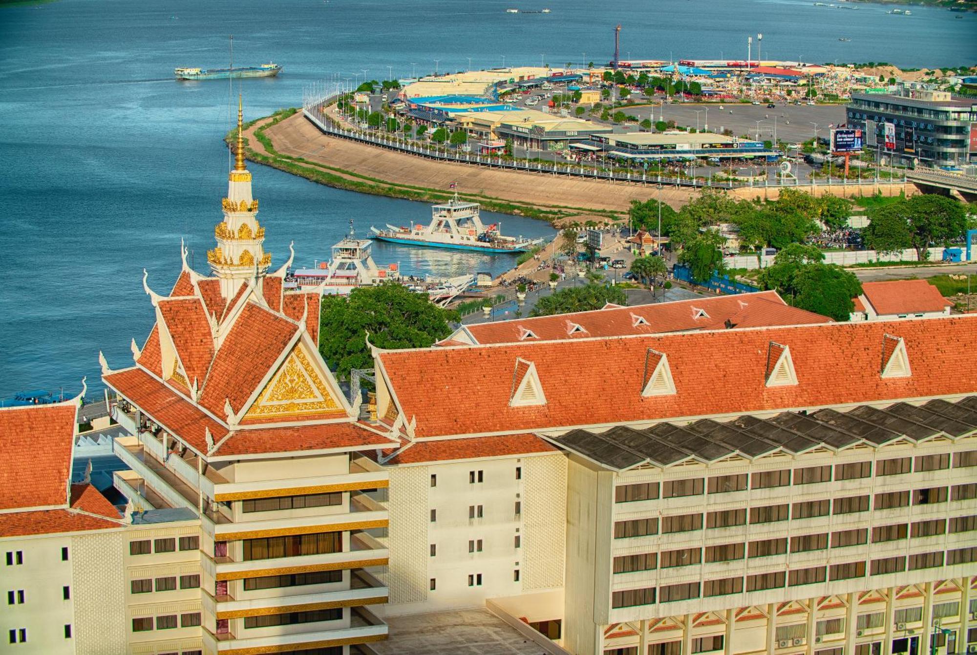 Hotel Cambodiana Phnompen Kültér fotó