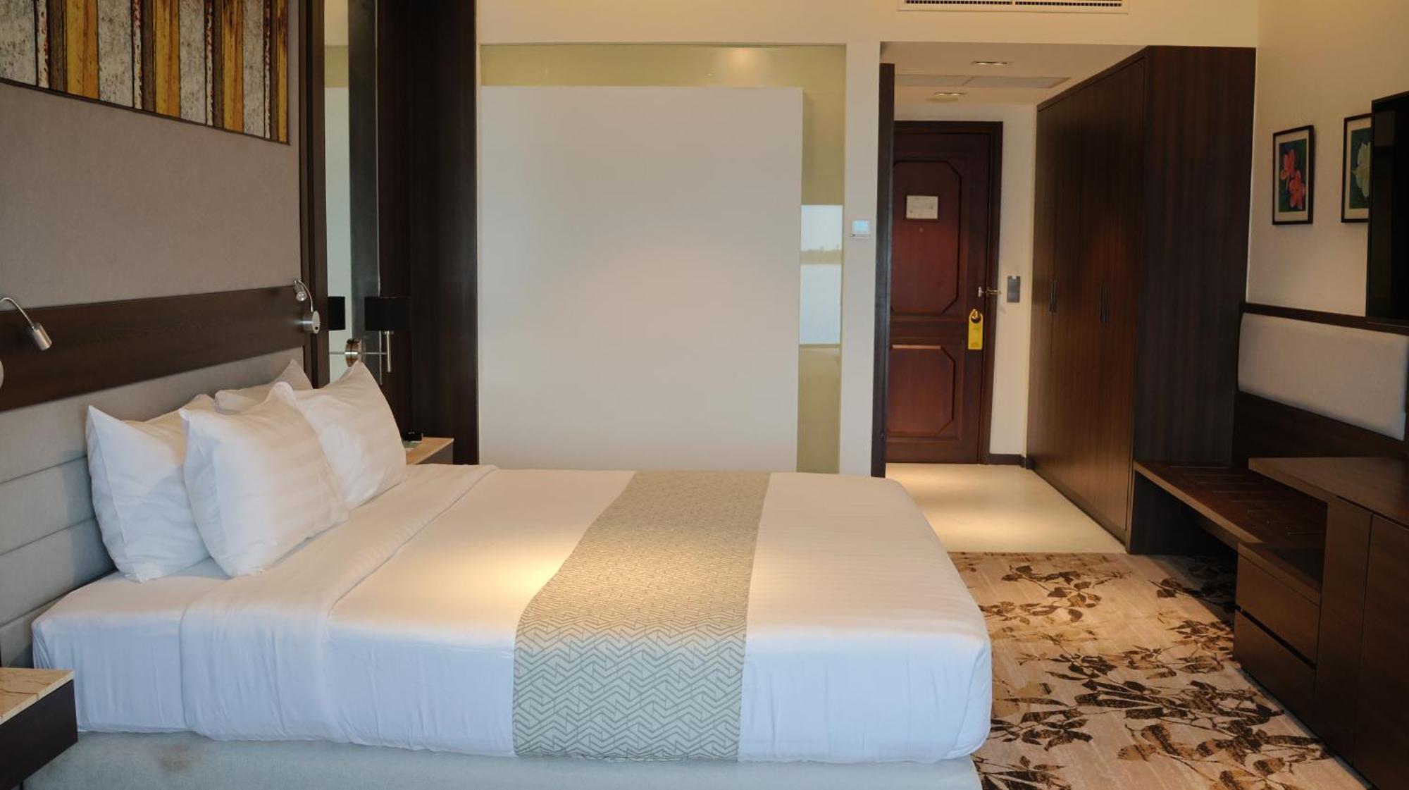 Hotel Cambodiana Phnompen Kültér fotó